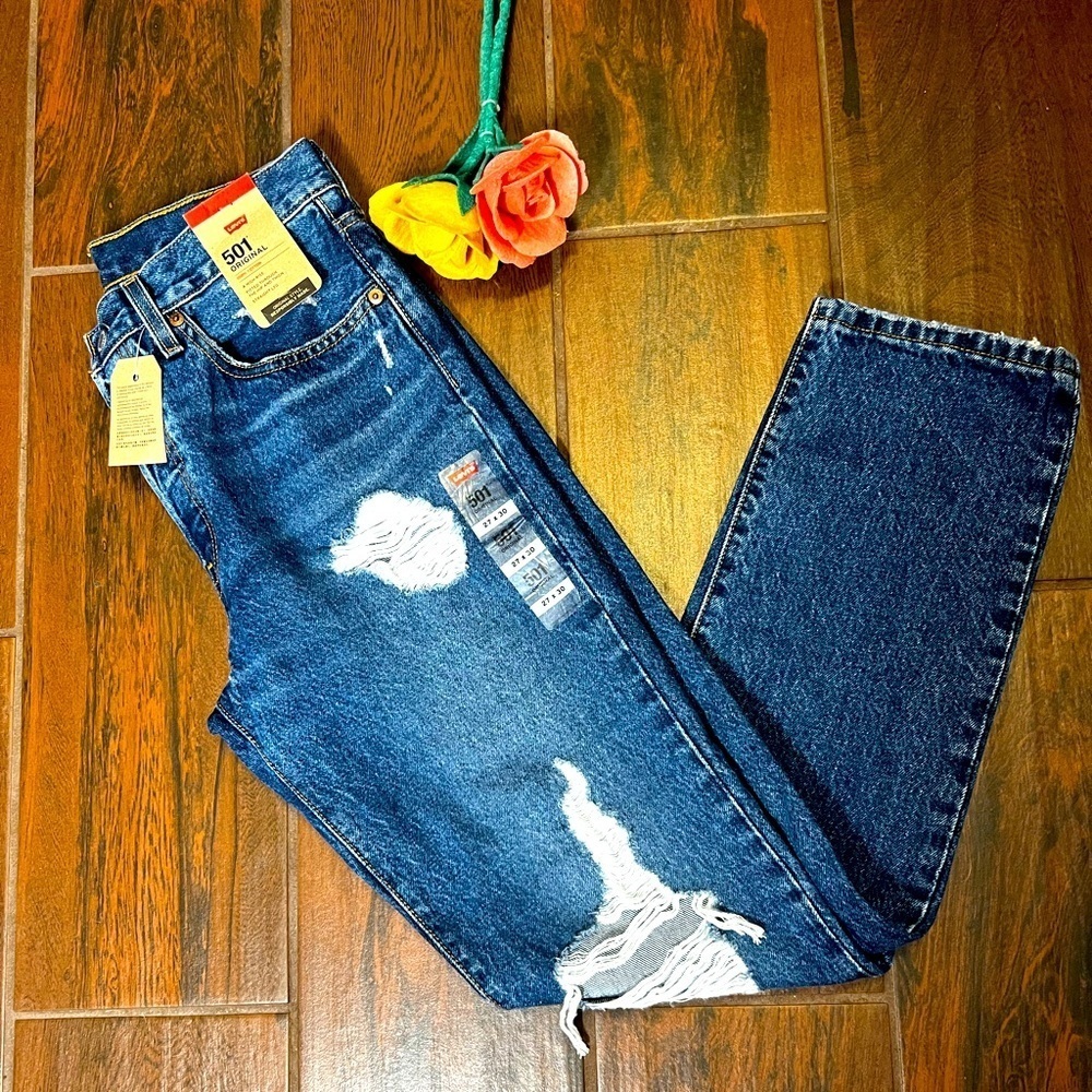 Levi’s High Rise Straight Leg Denim Distressed Jeans